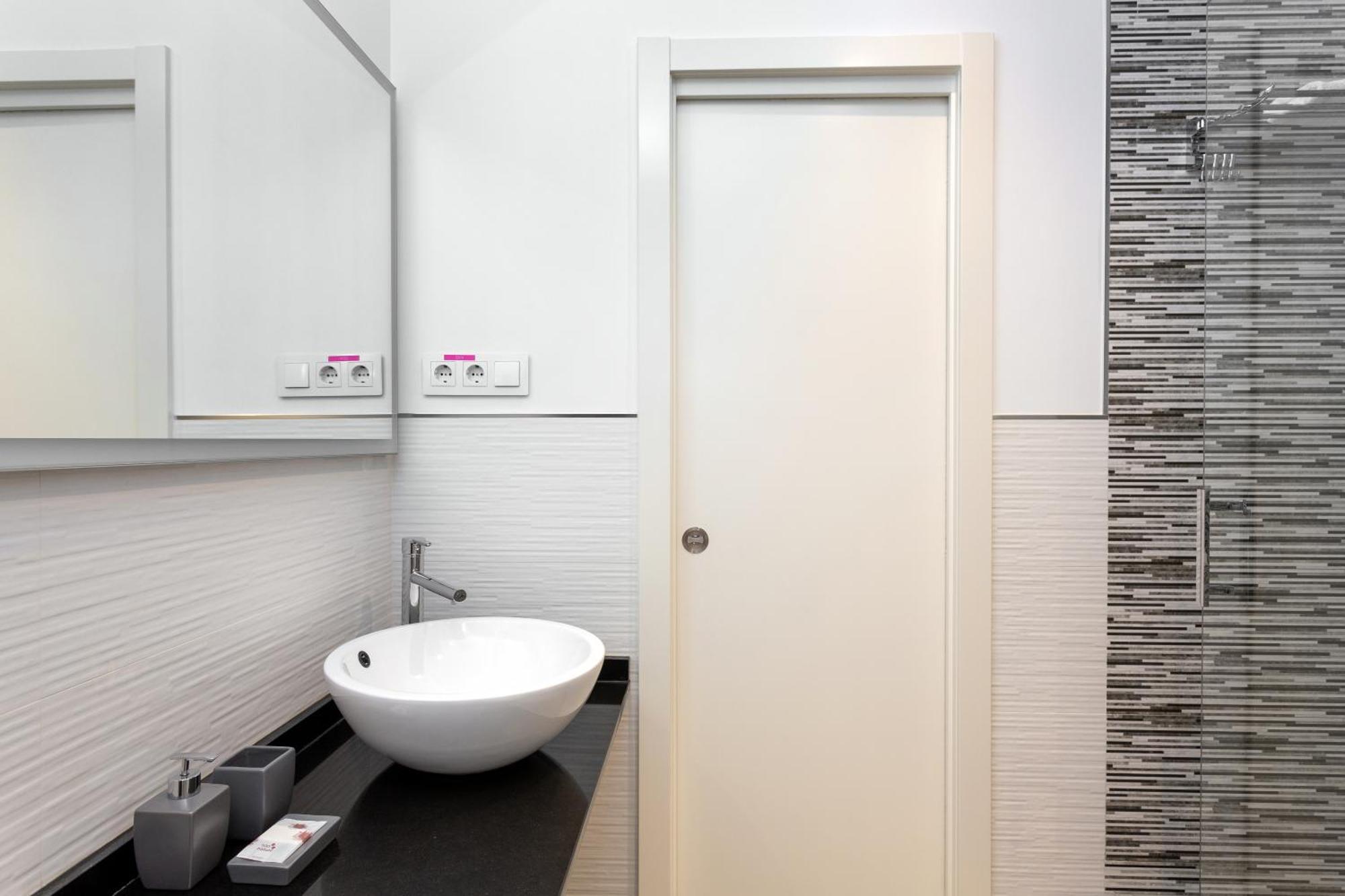 Alma Suites Madrid Extérieur photo